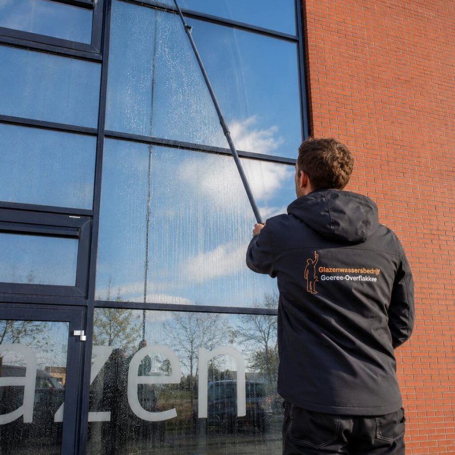 glasbewassing met tuckerpole